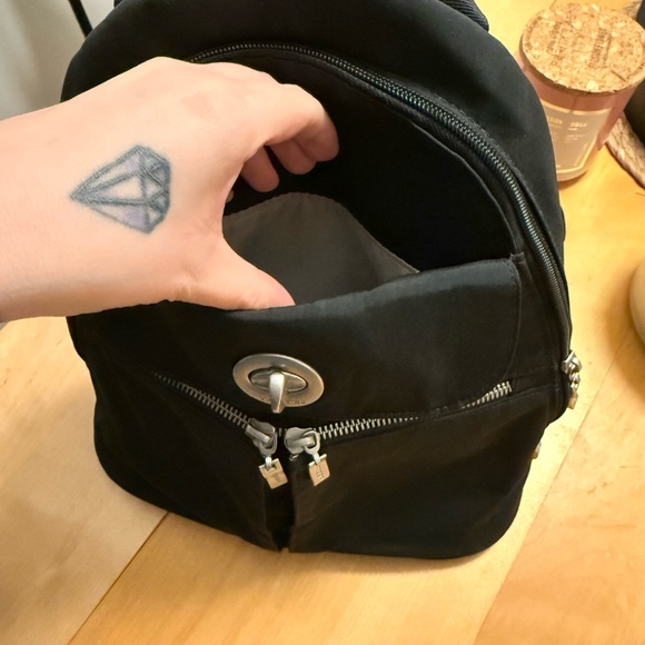 Stylish Black Baggallini Backpack - Picture 3 of 9